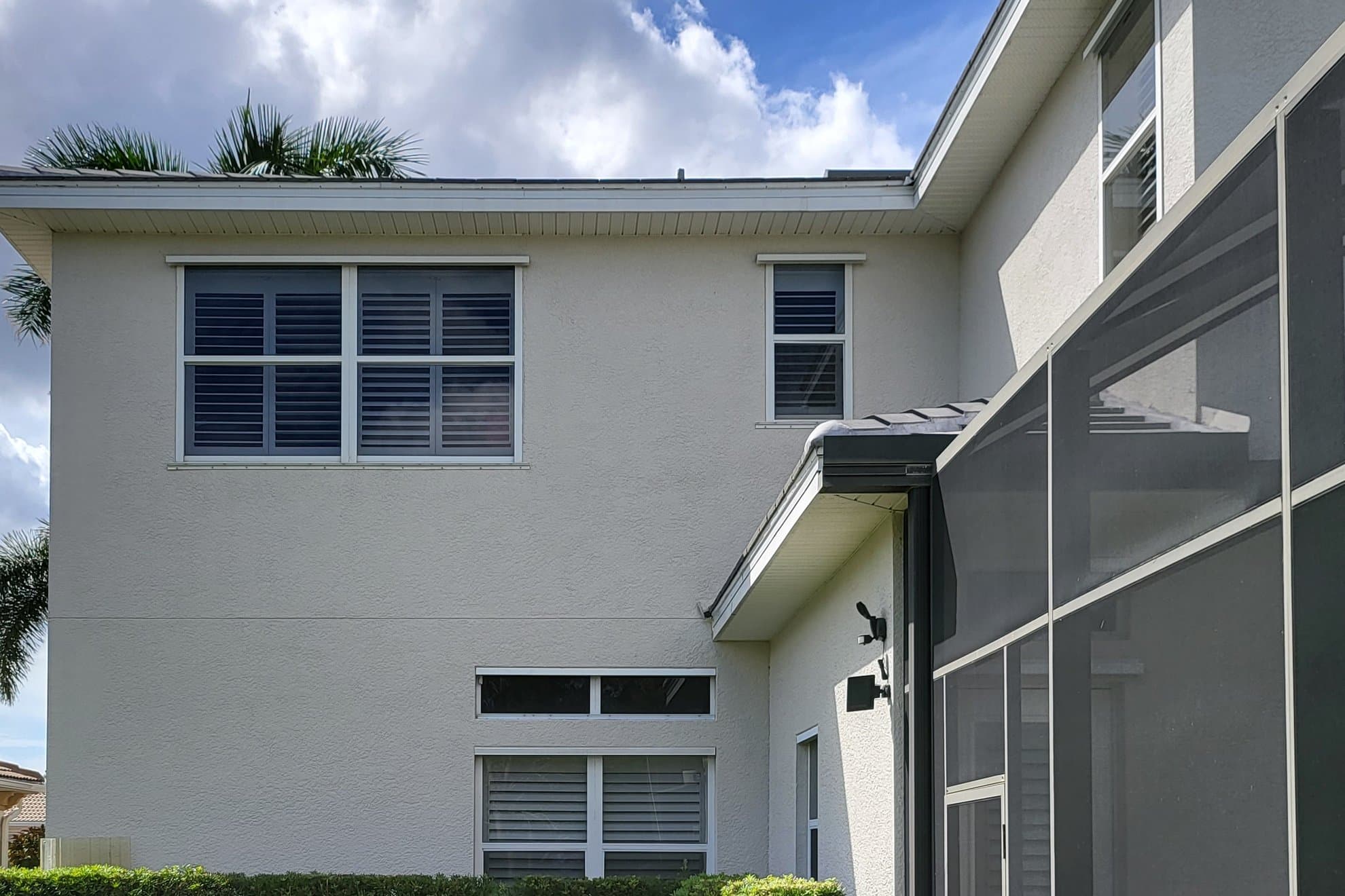 Painting Soffits and Fascia on a Florida Home, and When to Repair Them First