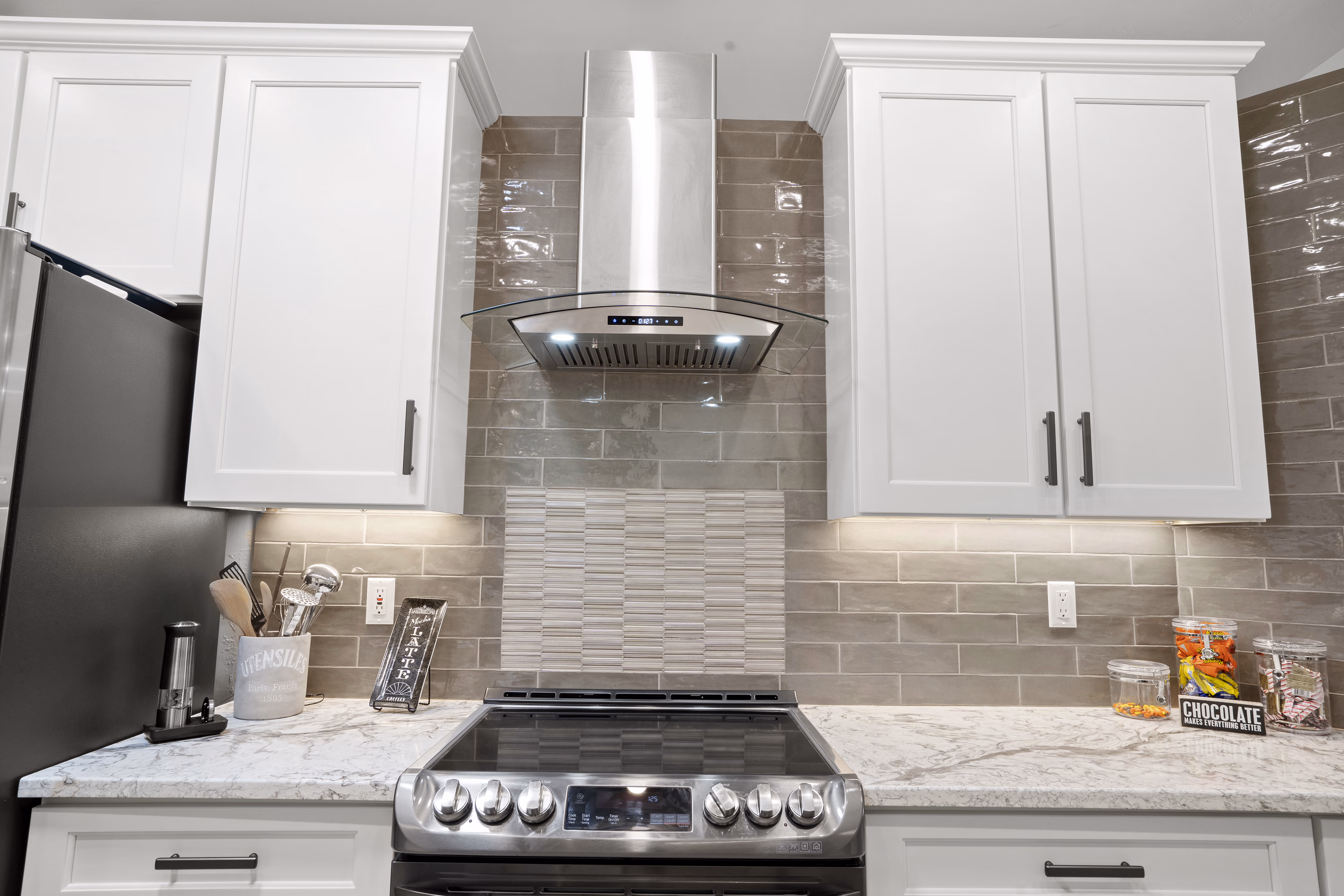 Southwest Florida kitchen renovation by HomeWorks