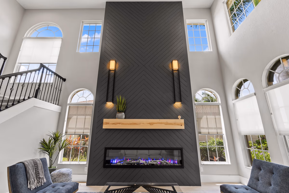 Dramatic accent wall painting by HomeWorks